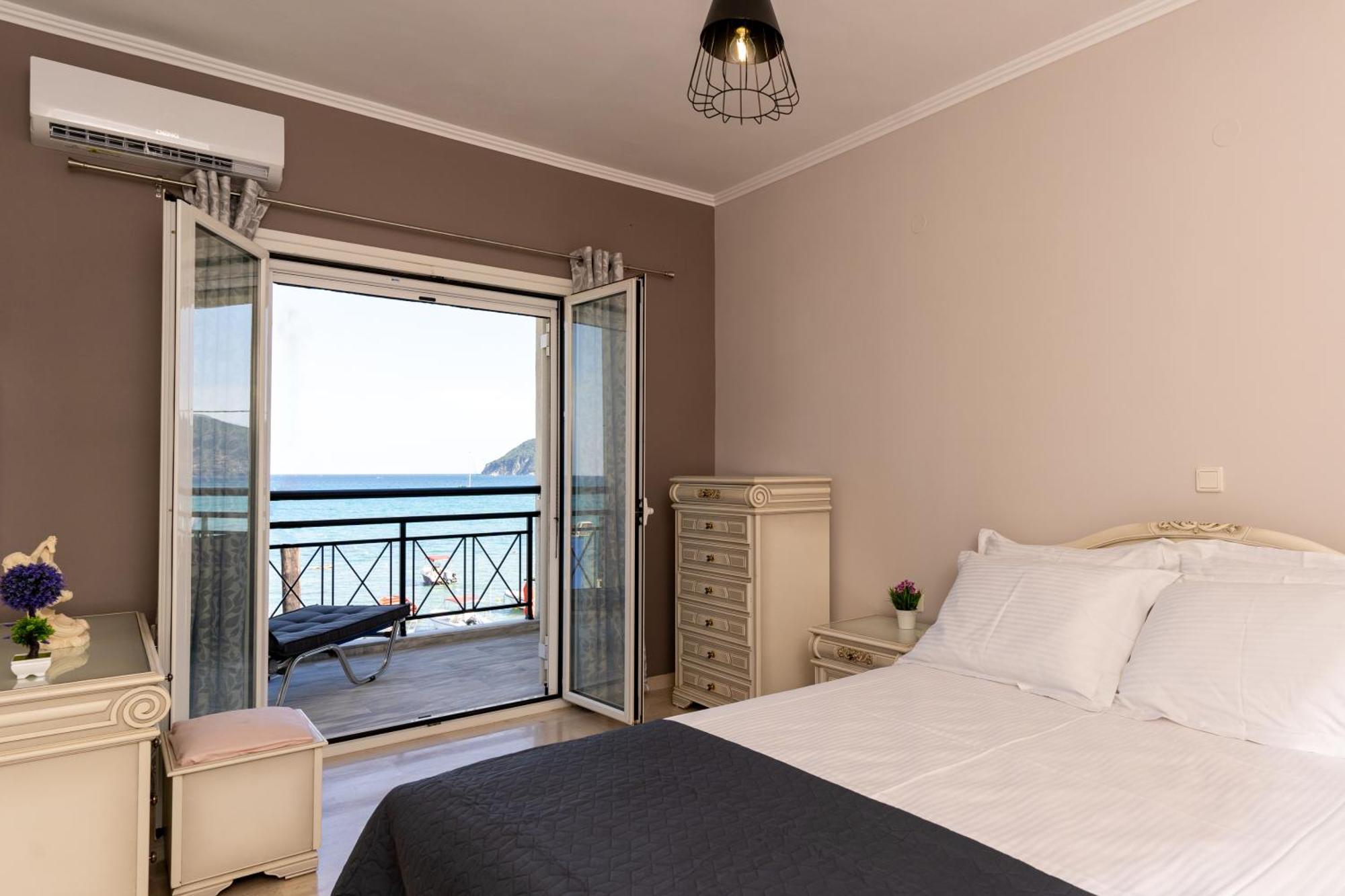 George Beachfront Apartments Lithakia  Cameră foto
