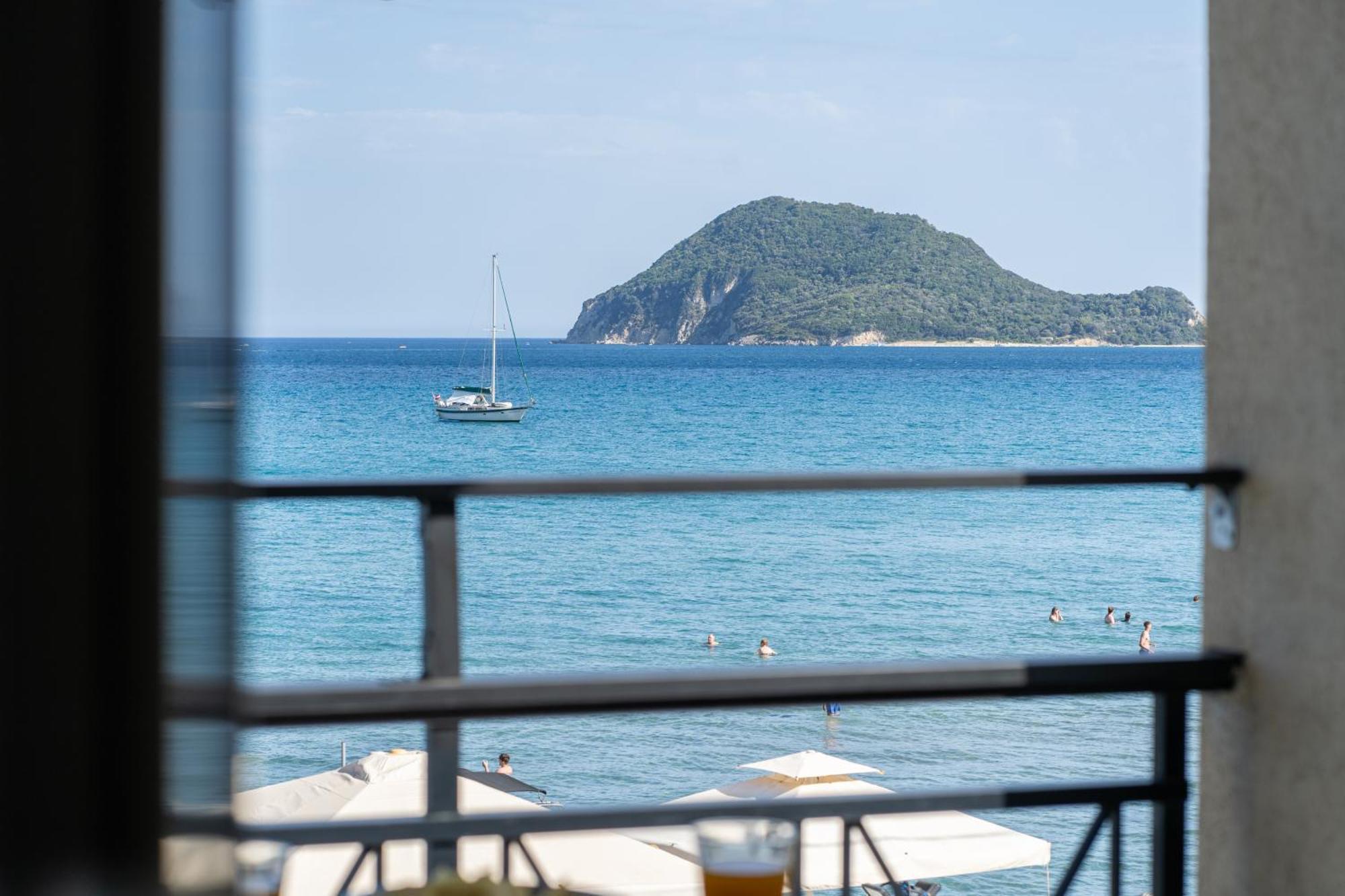 George Beachfront Apartments Lithakia  Cameră foto