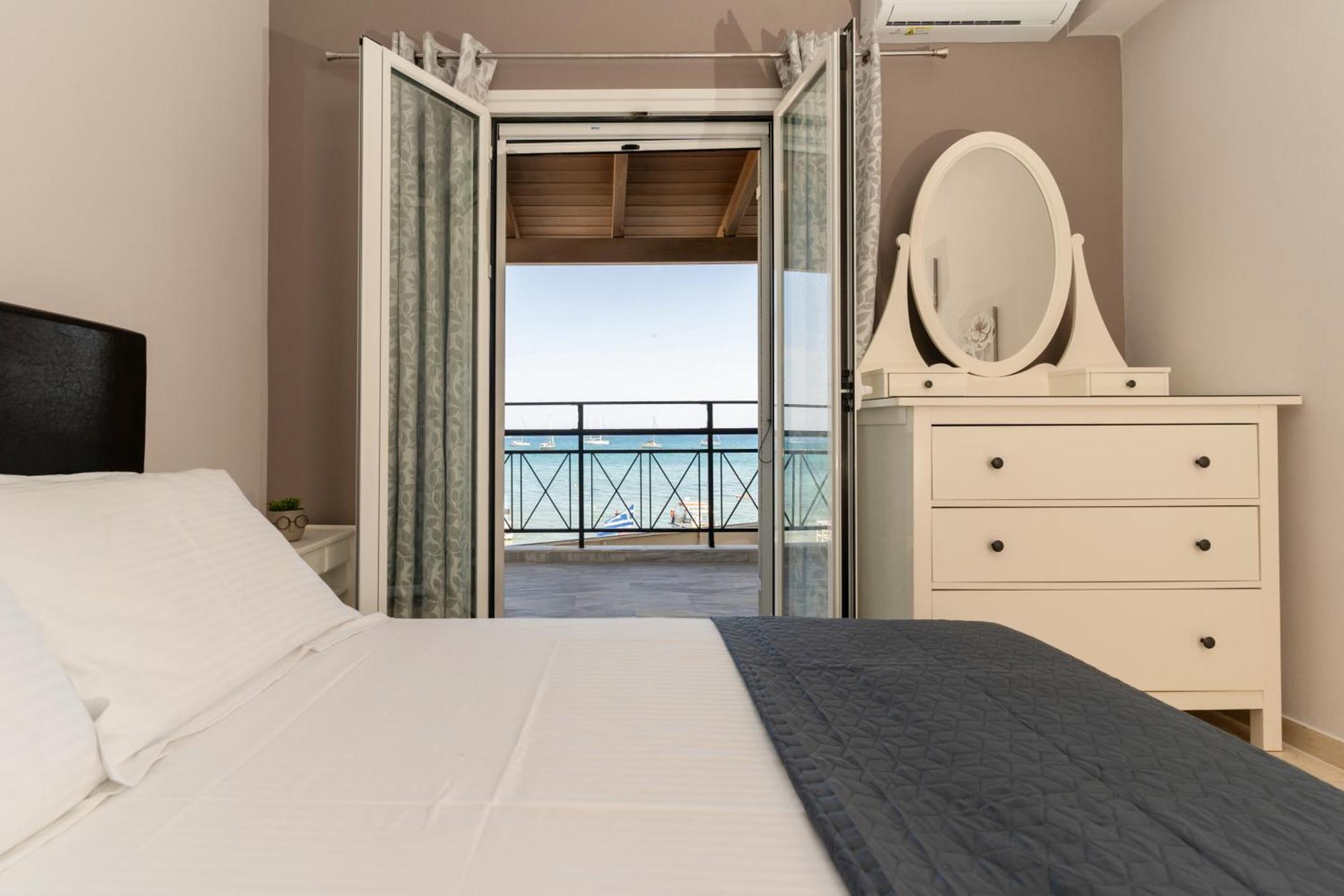 George Beachfront Apartments Lithakia  Cameră foto