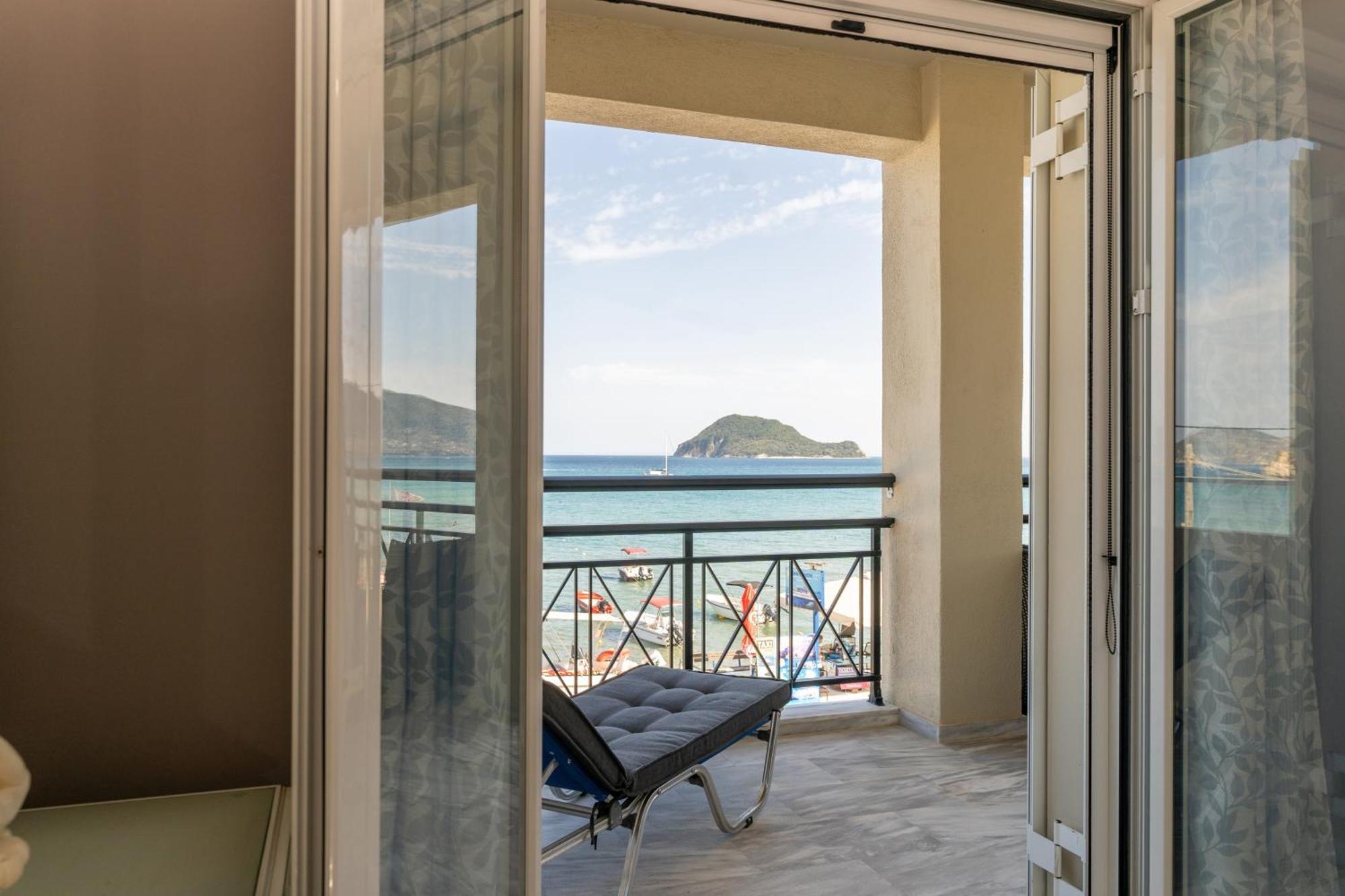 George Beachfront Apartments Lithakia  Cameră foto