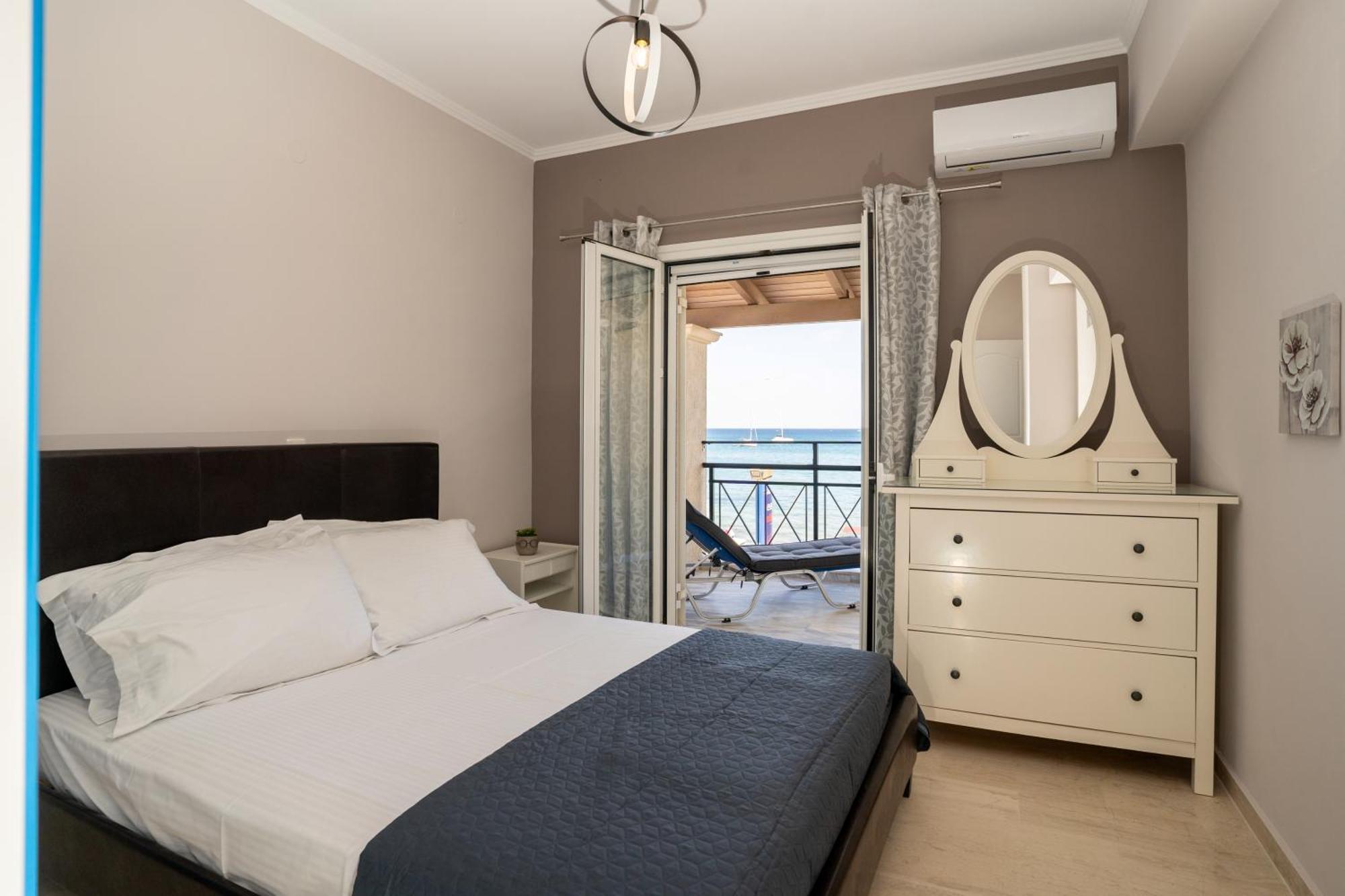 George Beachfront Apartments Lithakia  Cameră foto